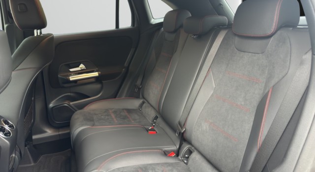MERCEDES-BENZ GLA 250 e AMG Line 8G-DCT