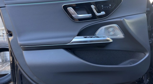 MERCEDES-BENZ E 300 de 4Matic EQ Hybrid 9G-Tronic