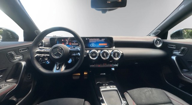 MERCEDES-BENZ CLA 35 AMG 4Matic 8G-DCT