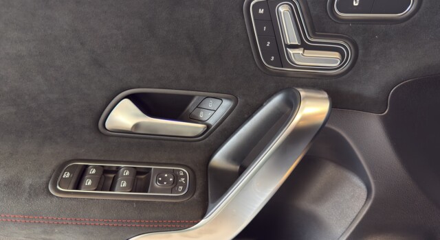 MERCEDES-BENZ A 220 4Matic 8G-DCT