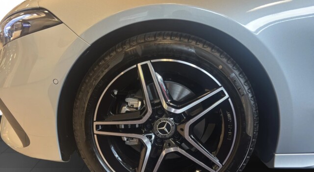 MERCEDES-BENZ A 200 Night Star 7G-DCT