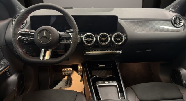 MERCEDES-BENZ GLA 220 4Matic 8G-DCT