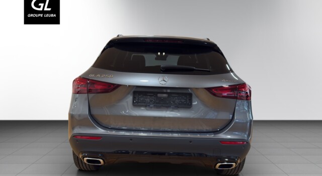 MERCEDES-BENZ GLA 250 4Matic 8G-DCT Swiss Star