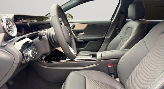 MERCEDES-BENZ A 250 e EQ Star 8G-DCT