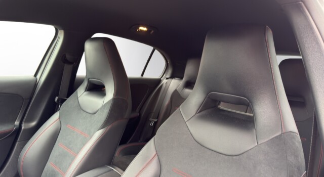 MERCEDES-BENZ A 250 AMG Line 4Matic