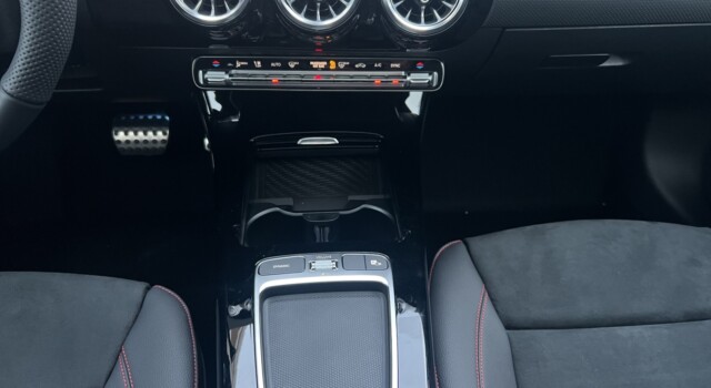 MERCEDES-BENZ A 220 4Matic 8G-DCT