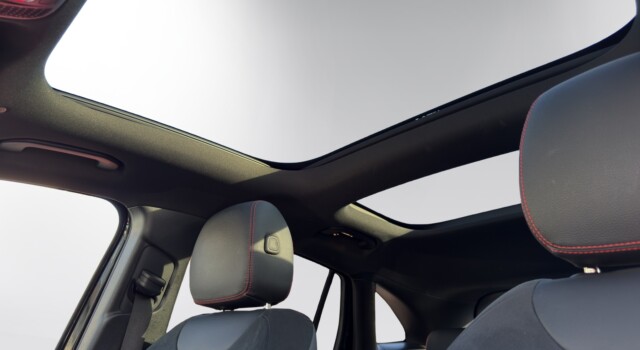 MERCEDES-BENZ GLA 250 AMG Line 4Matic