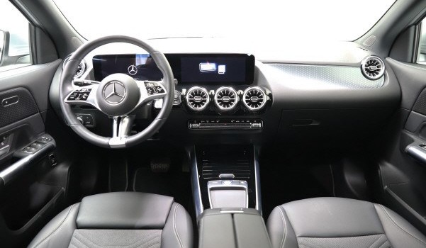 MERCEDES-BENZ GLA 200 Progressive