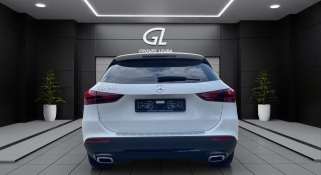 MERCEDES-BENZ GLA 200 Night Star 7G-DCT