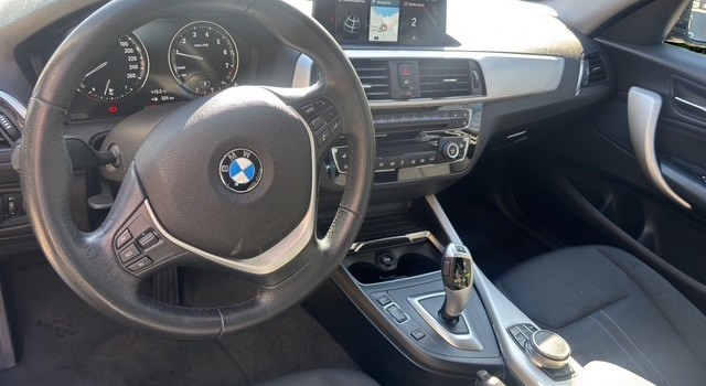 BMW 118 i Essential Edition Steptronic