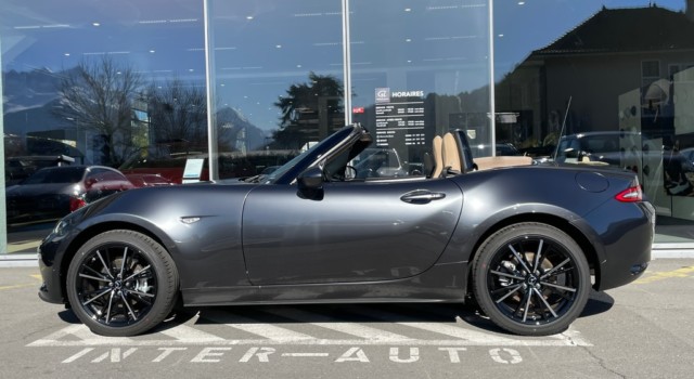 MAZDA MX-5 Skyactiv-G 184 Kazari