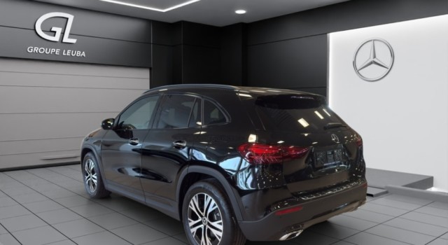 MERCEDES-BENZ GLA 220 d 4Matic 8G-DCTSwiss Star