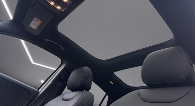 MERCEDES-BENZ GLA 250 e EQ Star 8G-DCT