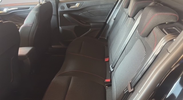 FORD FOCUS 1.0 MHEV ST-Line X Automat