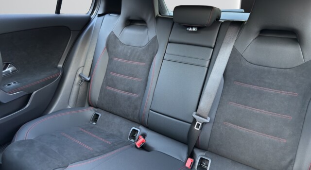 MERCEDES-BENZ A 200 Night Star 7G-DCT