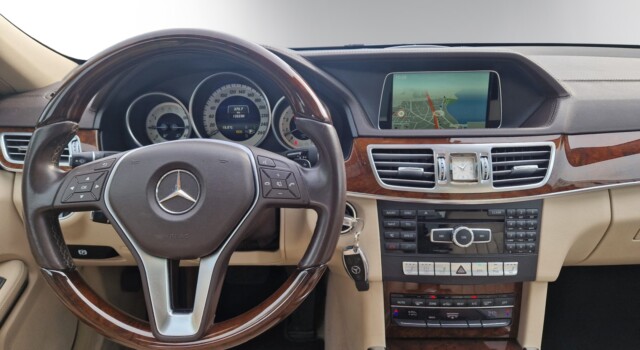 MERCEDES-BENZ E 500 Avantgarde 4Matic 7G-Tronic