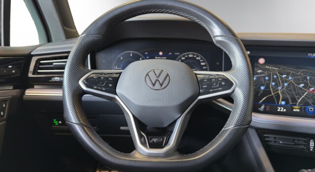 VW TOUAREG 3.0 TDI R Line