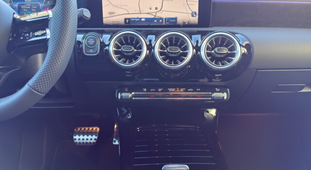 MERCEDES-BENZ A 200 Night Star 7G-DCT