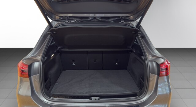 MERCEDES-BENZ GLA 250 4Matic 8G-DCT Swiss Star