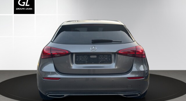 MERCEDES-BENZ A 180 Progressive