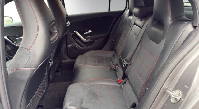 MERCEDES-BENZ A 250 AMG Line 4Matic