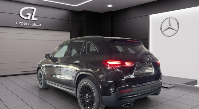 MERCEDES-BENZ GLA 200 7G-DCT