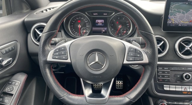 MERCEDES-BENZ CLA 200 AMG Line