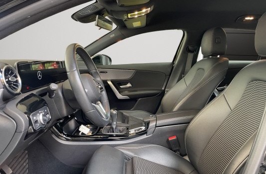 MERCEDES-BENZ A 200 Progressive