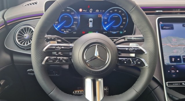 MERCEDES-BENZ EQE SUV 350+