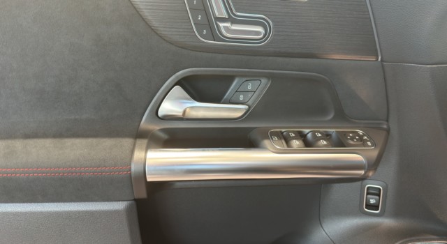 MERCEDES-BENZ EQA 350 66,5 kWh 4Matic Excellence