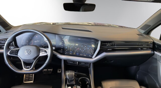 VW TOUAREG 3.0 TDI R Line