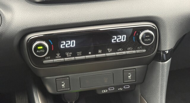 MAZDA 2 Hybrid Homura