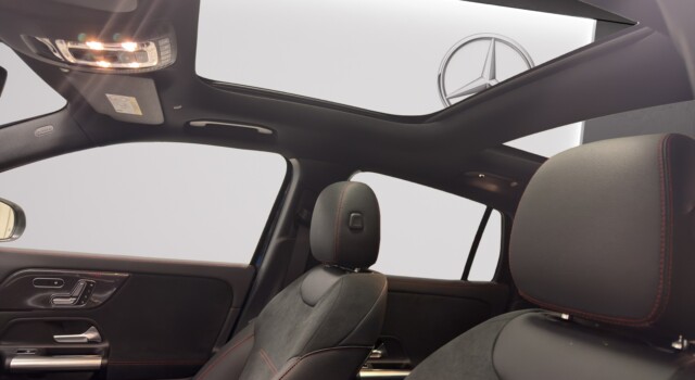 MERCEDES-BENZ GLA 220 4Matic 8G-DCT