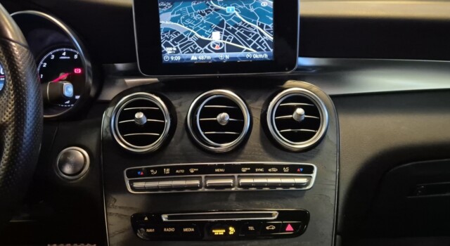 MERCEDES-BENZ GLC 250 AMG Line 4Matic