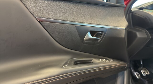 PEUGEOT 3008 1.2 PureTech GT Line