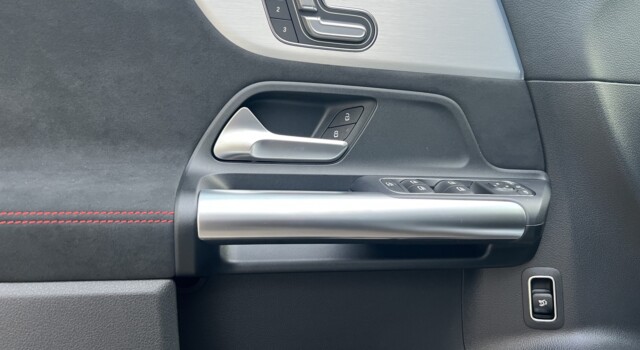 MERCEDES-BENZ EQA 350 66,5 kWh 4Matic Excellence