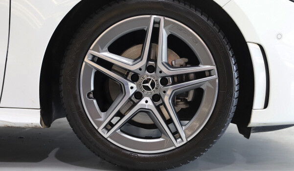 MERCEDES-BENZ B 200 4M AMG Line