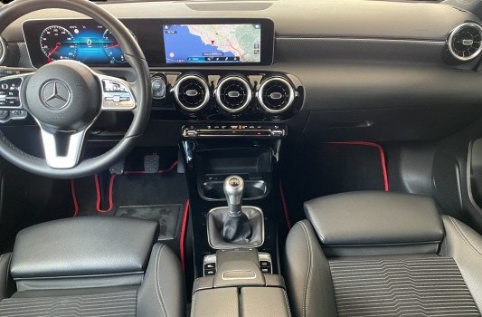 MERCEDES-BENZ A 200 Progressive