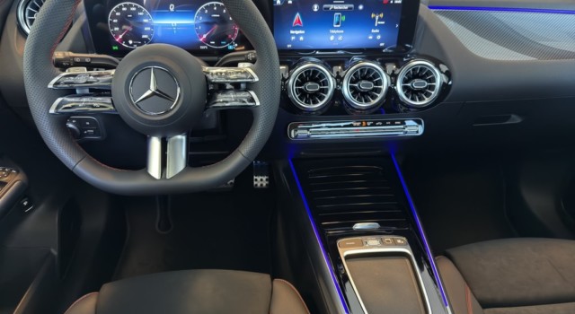 MERCEDES-BENZ GLA 250 4Matic 8G-DCT Swiss Star