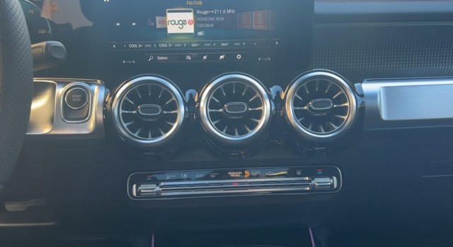 MERCEDES-BENZ EQB 300 66,5 kWh 4Matic Swiss Star