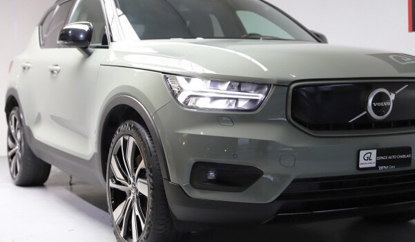 VOLVO XC40 P8 AWD Pure Electric R-Design