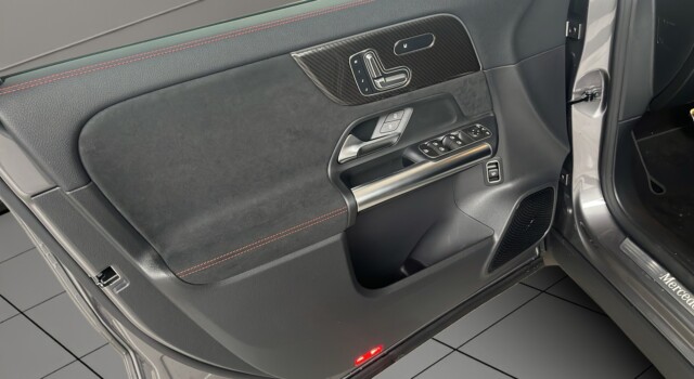 MERCEDES-BENZ GLA 250 4Matic 8G-DCT Swiss Star