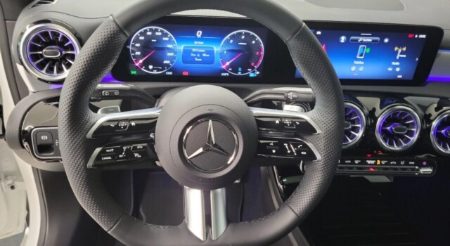 MERCEDES-BENZ A 220 4Matic 8G-DCT