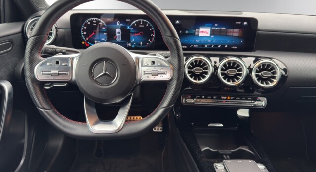 MERCEDES-BENZ A 250 AMG Line 4Matic