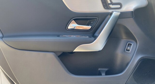 MERCEDES-BENZ A 250 e EQ Star 8G-DCT