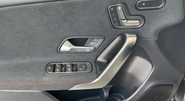 MERCEDES-BENZ A 220 4Matic 8G-DCT
