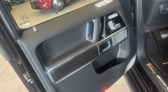 MERCEDES-BENZ G 63 AMG 9G-Tronic