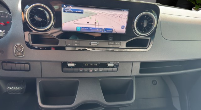 MERCEDES-BENZ Sprinter 319 CDI Lang 9G-TRONIC