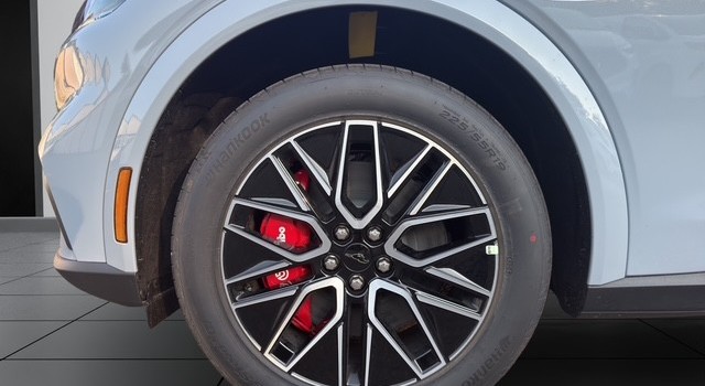 FORD MUSTANG MACH-E Premium AWD 91 kWh