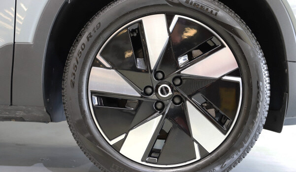 VOLVO XC40 E60 69kWh Core RWD